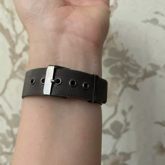 New Men’s Sleek Black On Black Stainless Steel Round Pointer Quartz Watch - Picture 10 of 12